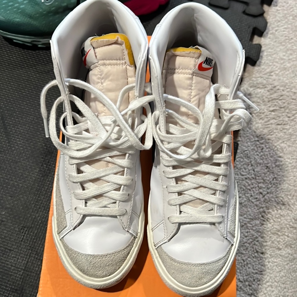 Nike W Blazer MID 77 white/black-sail, size 9.5 Womens